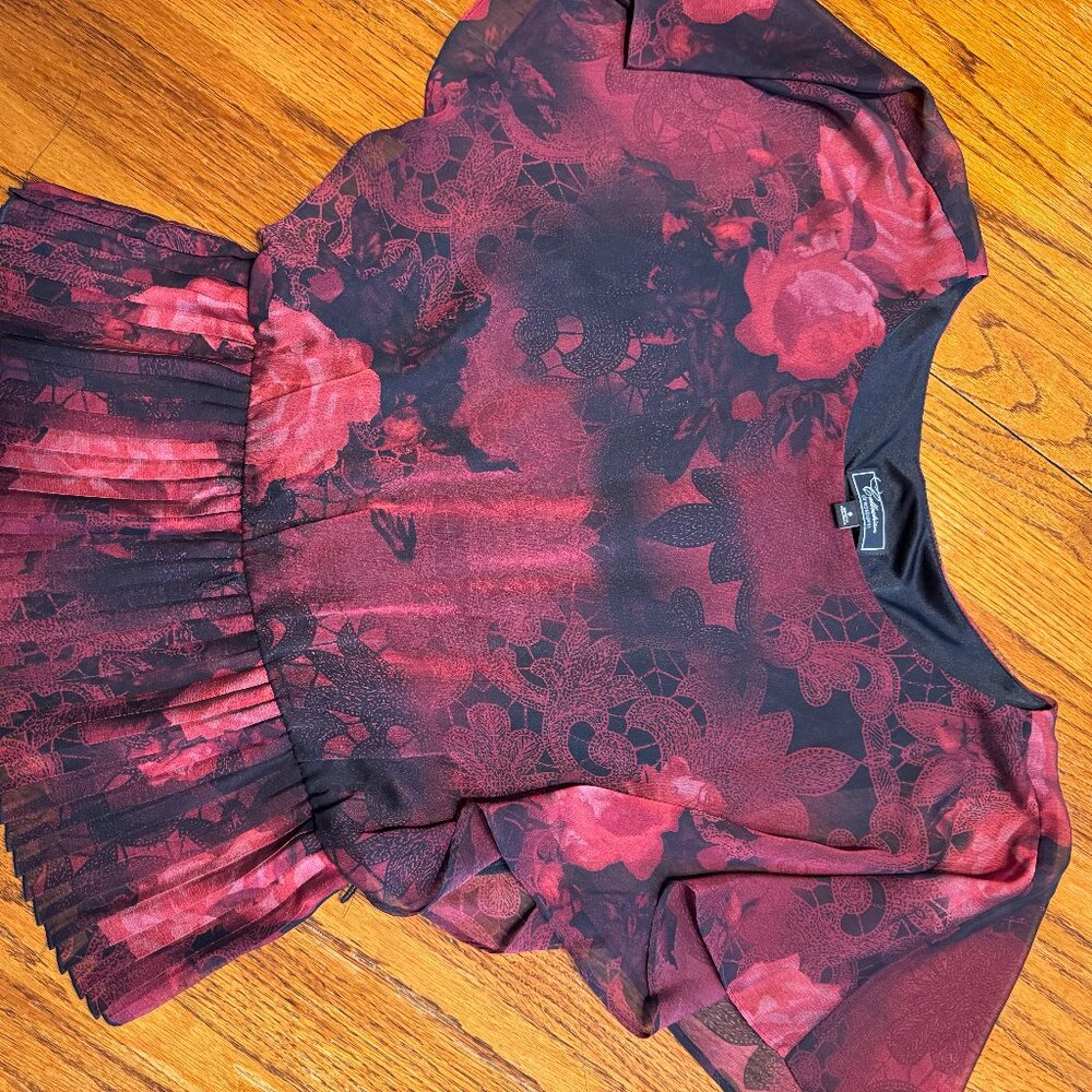 Dressbarn Collection  Black and Burgandy Top